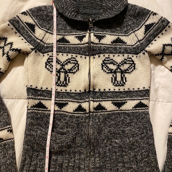 Aritizia Knit Sweater - Picture 5 of 9